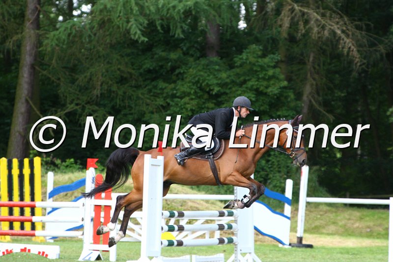 007L8926_Leikas Lausejunge_Springpferde_Axx.JPG